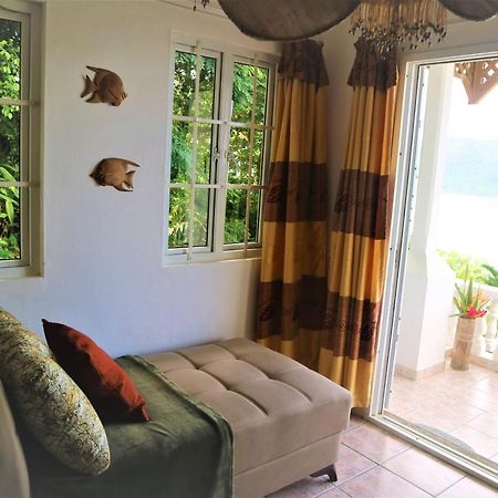 Seychelles Yellow Petals Anse Boileau Exterior foto