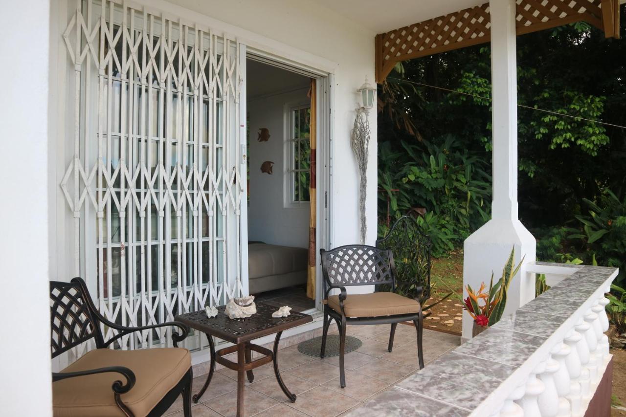 Seychelles Yellow Petals Anse Boileau Exterior foto