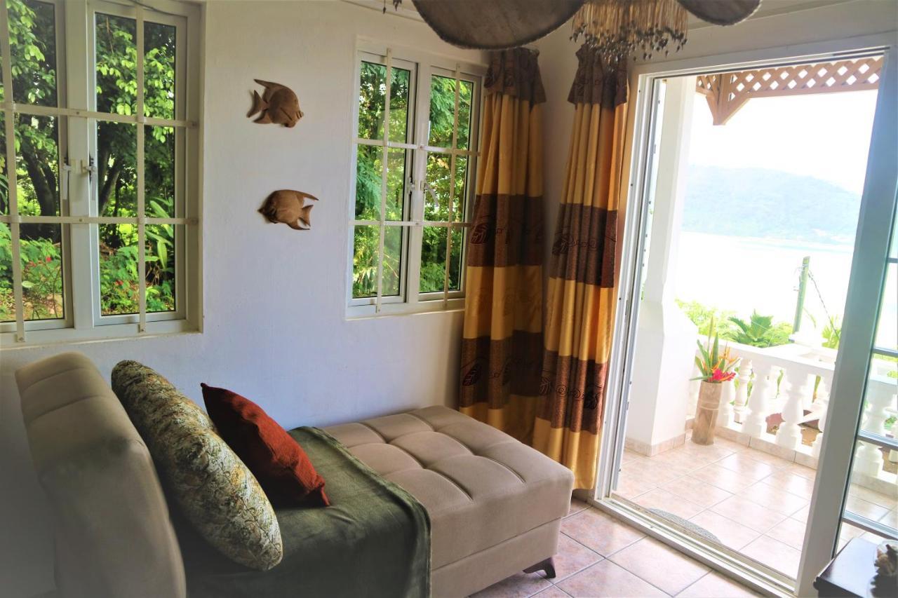 Seychelles Yellow Petals Anse Boileau Exterior foto