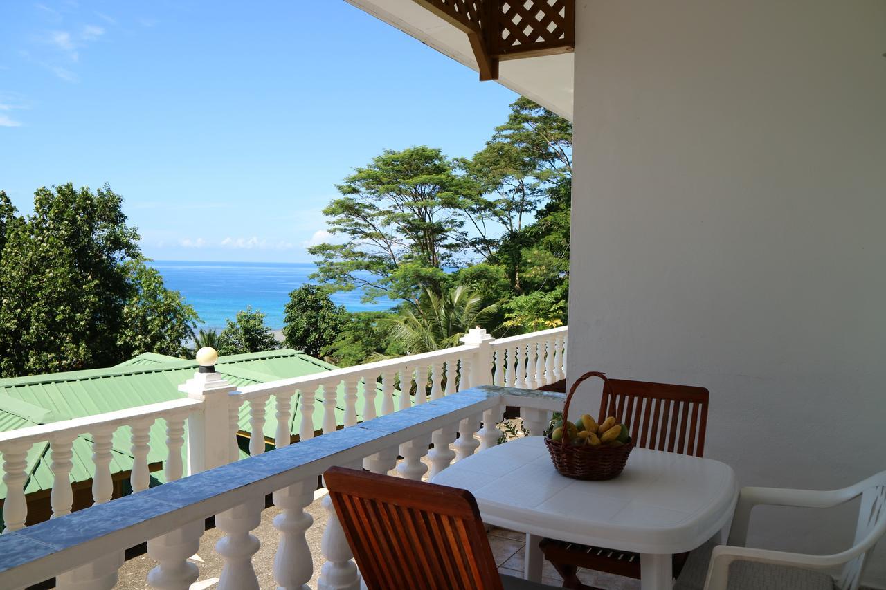 Seychelles Yellow Petals Anse Boileau Exterior foto